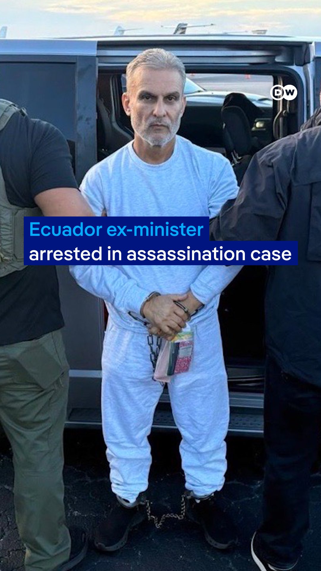Former Ecuadoran Interior Minister Jose Serrano has been extradited from the United States to Ecuador, where prosecutors accuse him of helping plan the 2023 assassination of presidential candidate Fernando Villavicencio. The case has deepened Ecuador's political divisions.
#dwnews