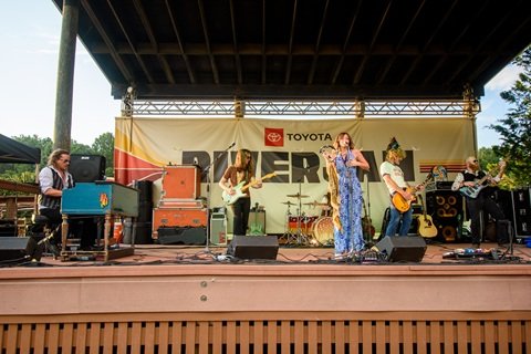 LIVE: PARKER BARROW – Charotte, NC, USA – August 28, 2026 : 100% ROCK MAGAZINE