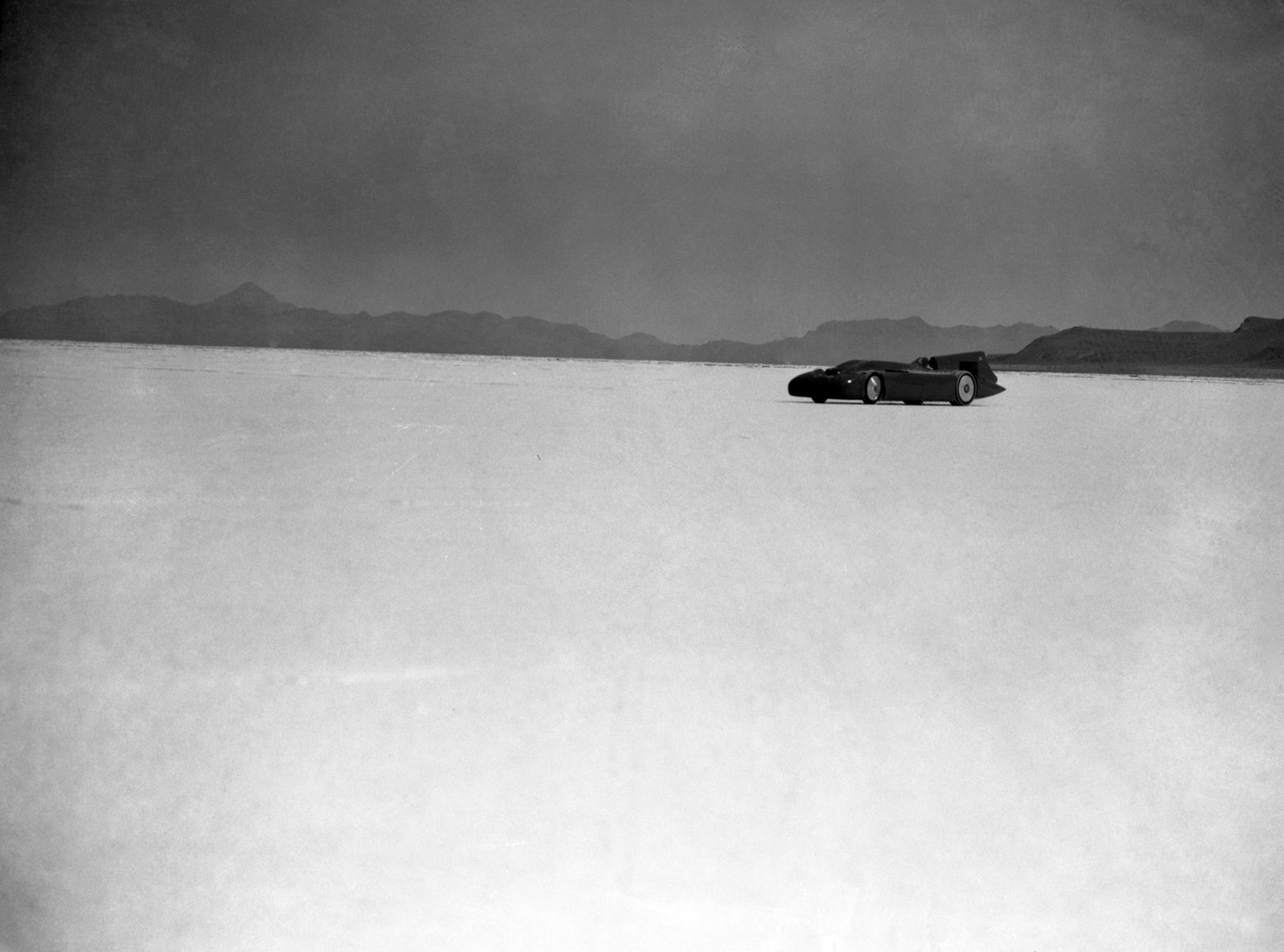 Today in History: September 3, British journalist breaks automobile speed record