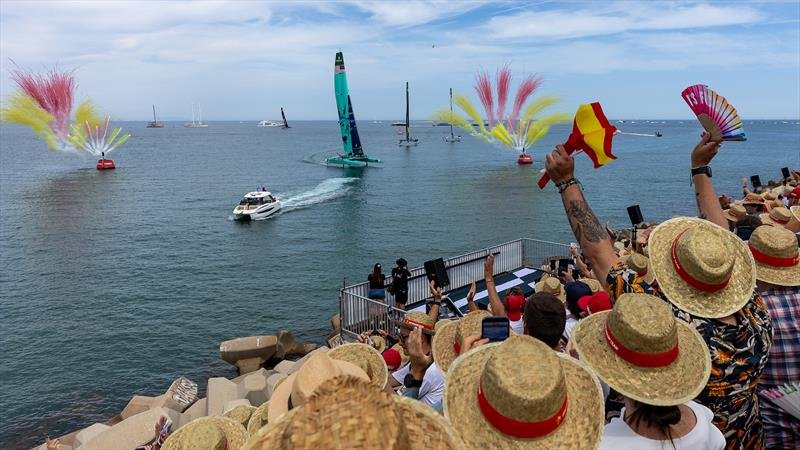 SailGP: USA snatches win in Valencia