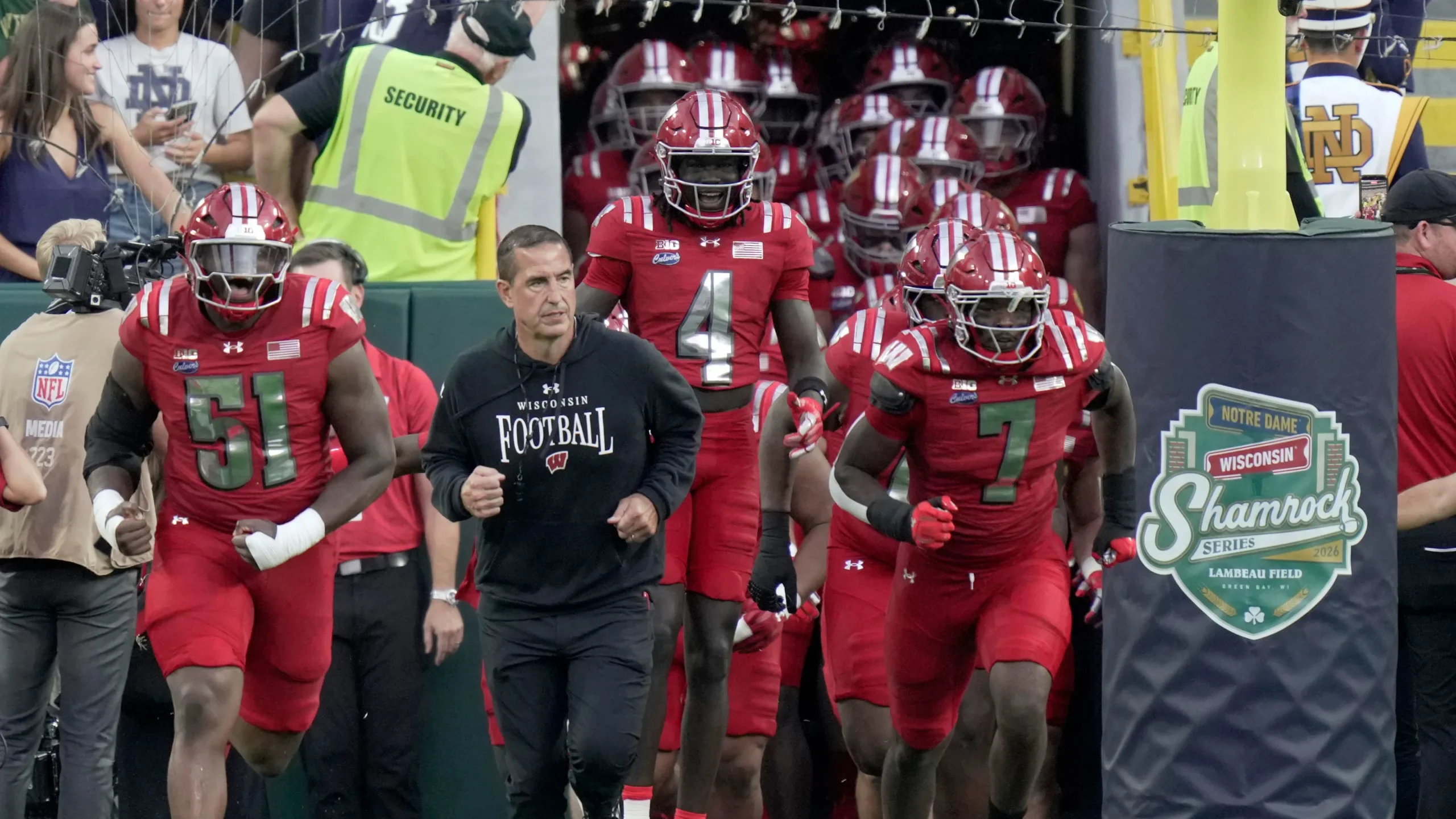 The best photos from Wisconsin vs. Notre Dame Shamrock Series