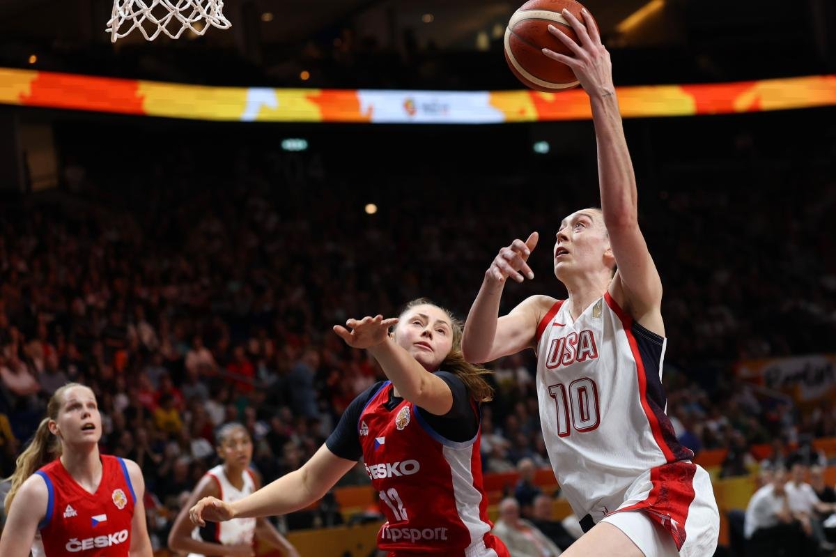 Breanna Stewart leads Team USA's win over Czechia at FIBA World Cup