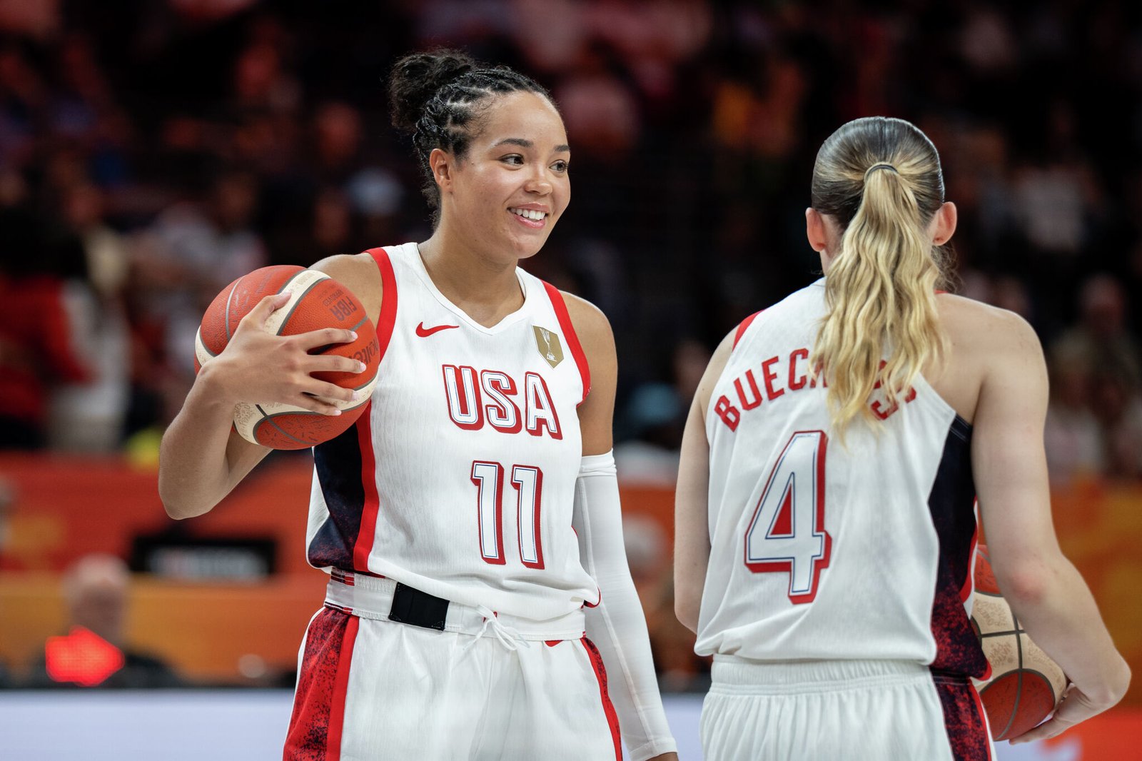 UConn alums meet as U.S. faces Hungary in World Cup