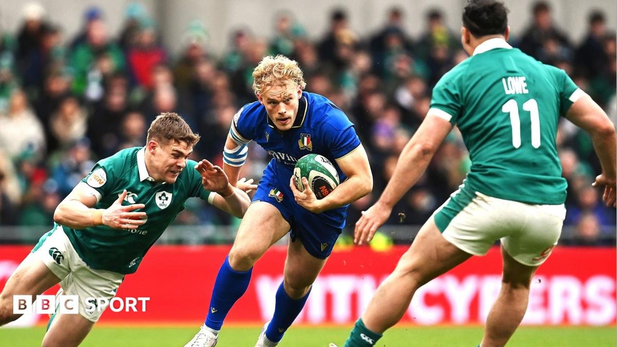 Ireland and New Zealand walk out at Soldier Field