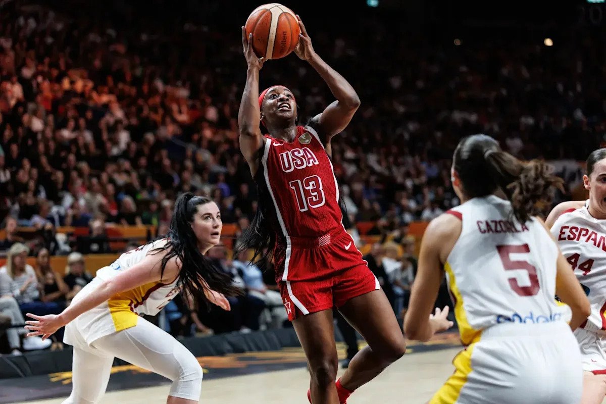 Jackie Young Can Make Basketball History With Team USA World Cup Gold