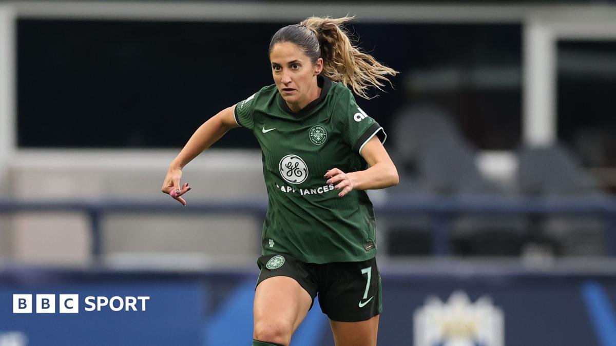 Savannah DeMelo collapses