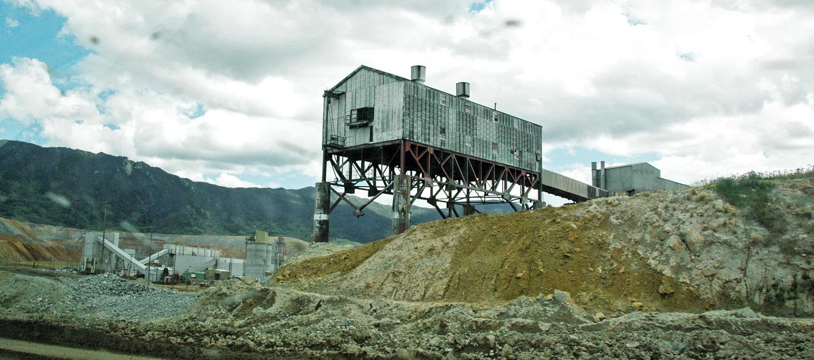 Critical Metals Drops 6% as Greenland Surge Meets Profit Taking; USA Rare Earth Slips, MP Materials Eases