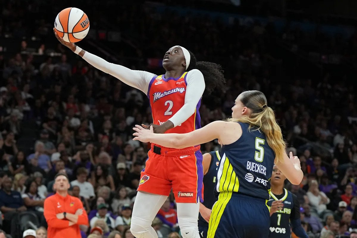 How USA teammates Kahleah Copper, Paige Bueckers put on a show as rivals in Phoenix