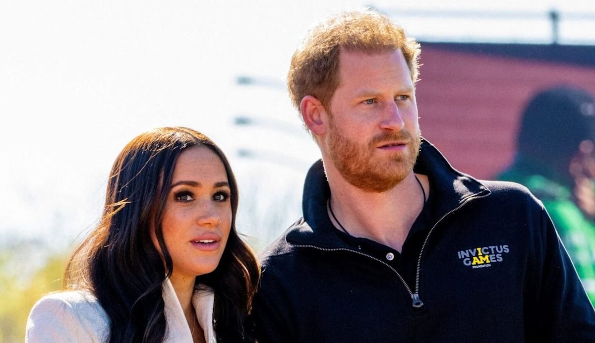 Harry And Meghan Told To ‘Bugger Off Back To The USA’ After Reporting Paparazzi Scare At Their Kids’ School To RAVEC