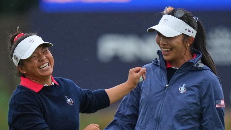 Alison Lee (right) was the only player to win both of her matches on Friday 