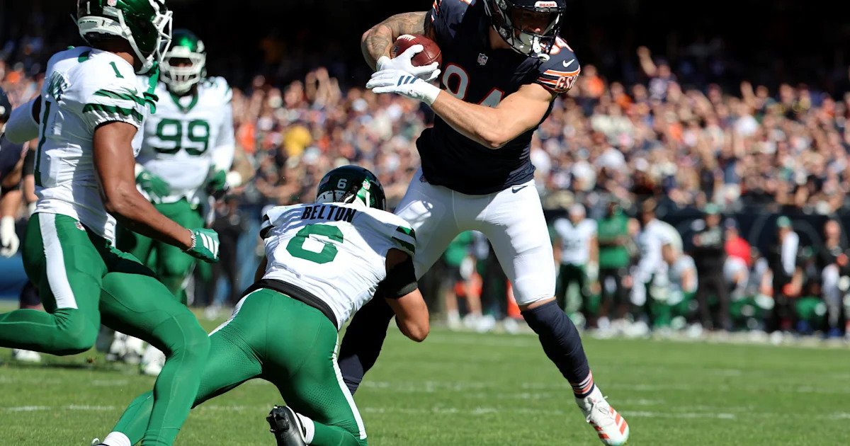 Six receptions for Colston Loveland in Week 4