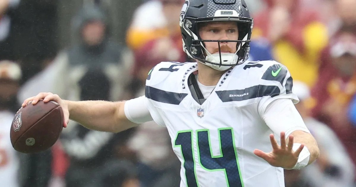 Sam Darnold tosses two TDs in Week 4