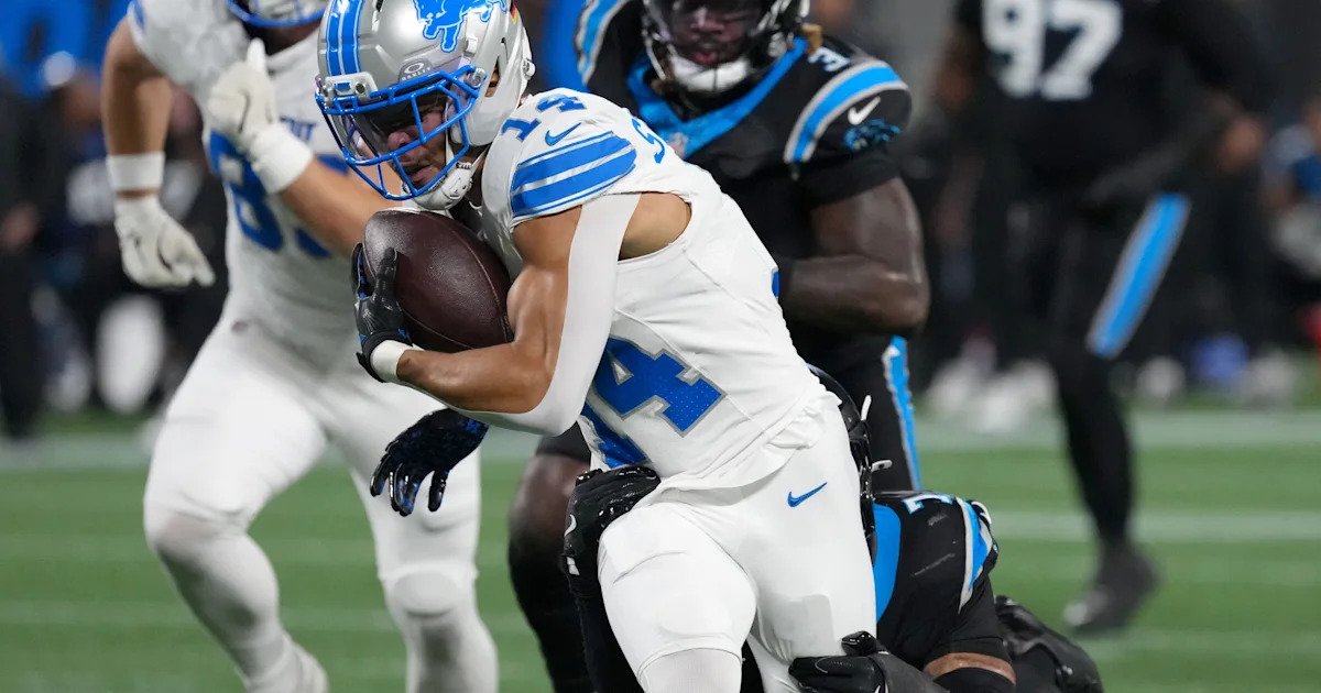 Amon-Ra St. Brown finishes with eight receptions
