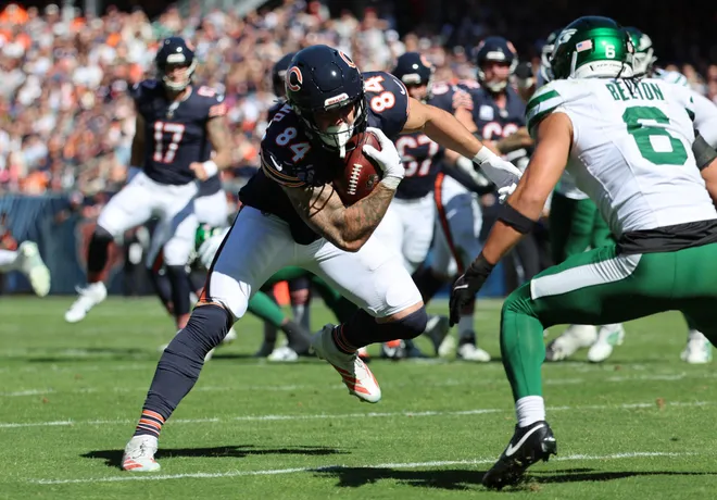 Oct 4, 2026; Chicago, Illinois, USA;  Chicago Bears tight end Colston Loveland (84) runs with the ball against New York Jets safety Dane Belton (6) during the first quarter at Soldier Field.  Mandatory Credit: Mike Dinovo-Imagn Images